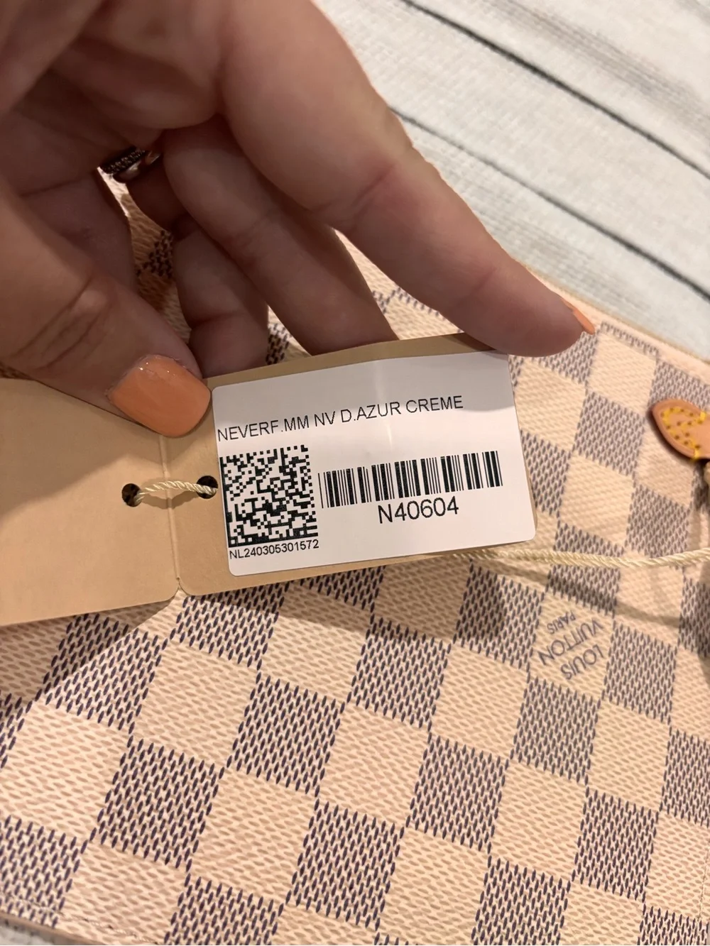 Auth NEW Louis Vuitton Azur neverfull wristlet GM beige interior